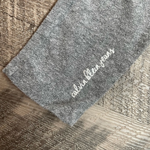 🐨NWOT Grey Calvin Klein Jeans Leggings - Picture 3 of 4